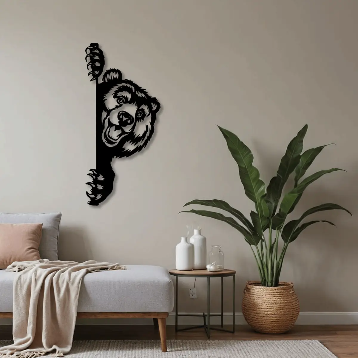 Köşeden Bakan Ayı Metal Duvar Tablosu