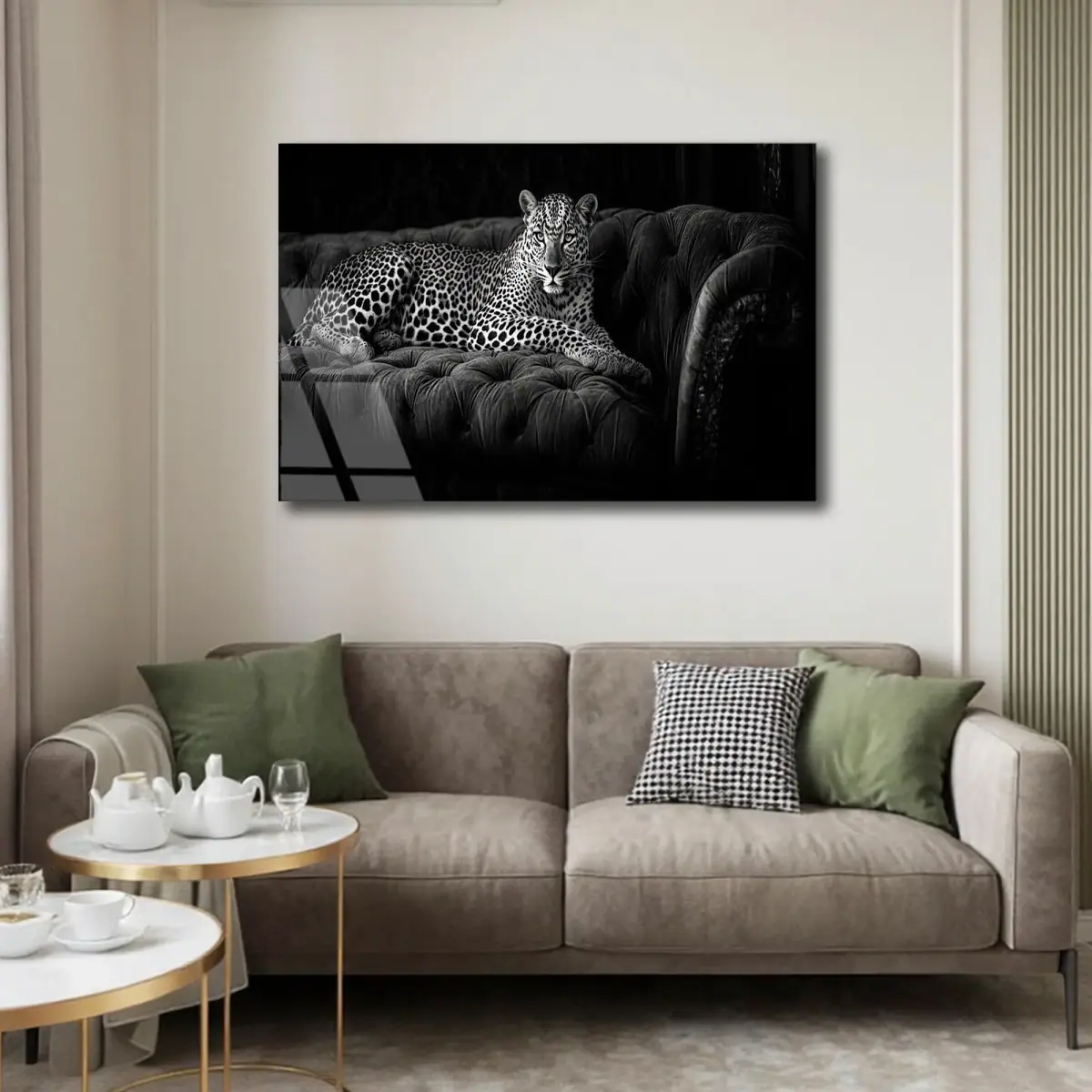 Kadife Koltukta Leopar Cam Tablo