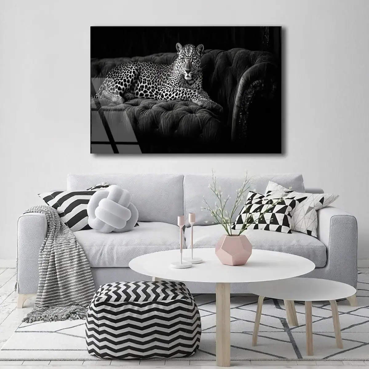 Kadife Koltukta Leopar Cam Tablo