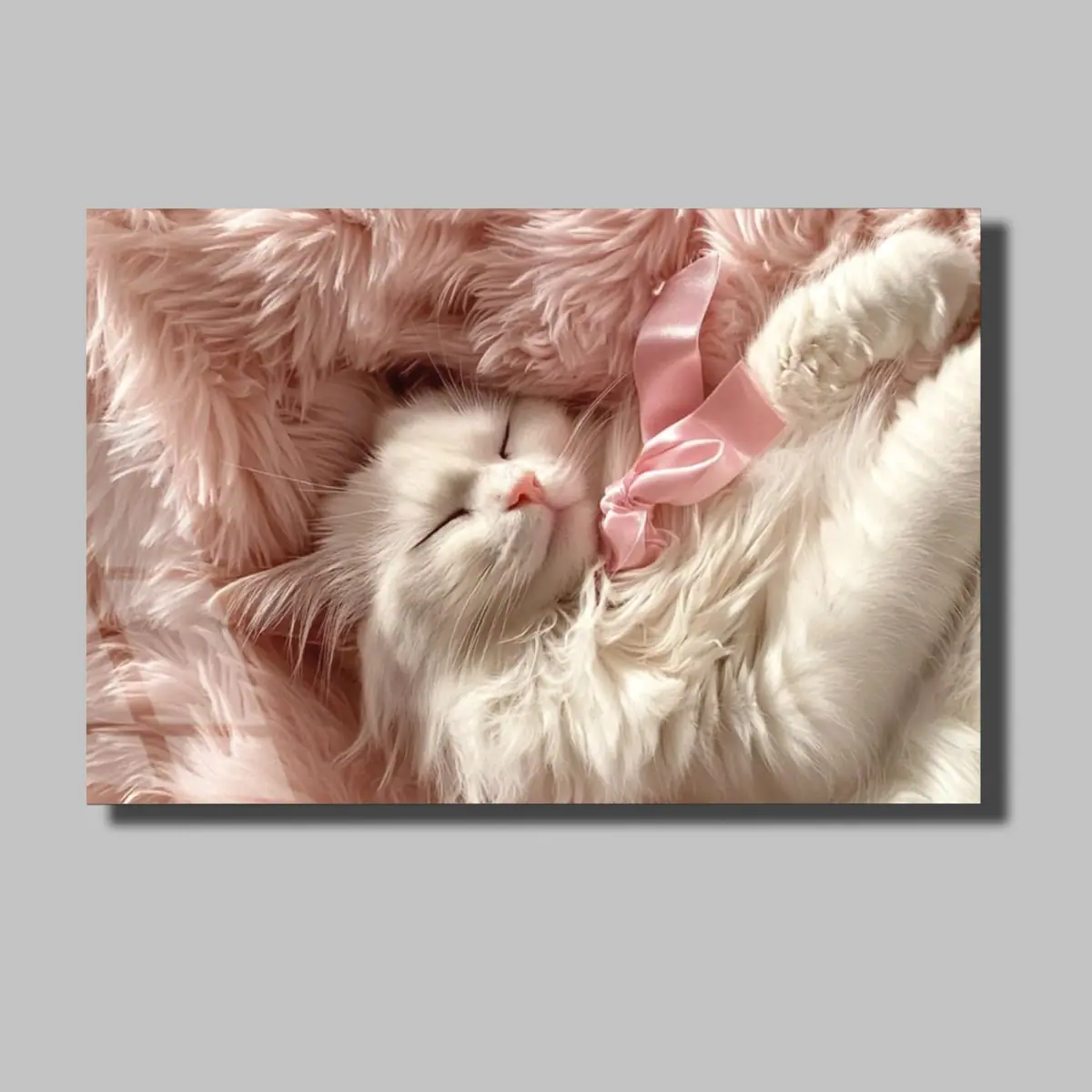 Pembe Kurdeleli Uykudaki Kedi Cam Tablo
