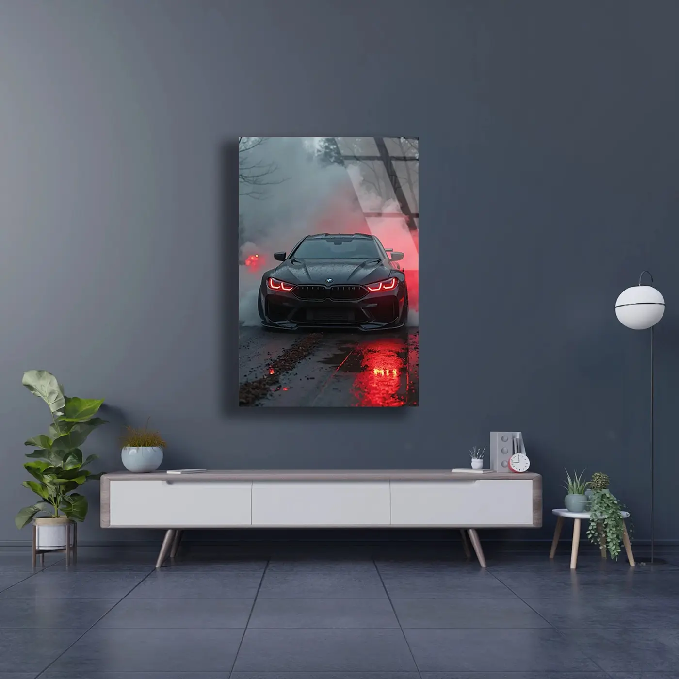 Kırmızı Dumanda Siyah BMW Tablo