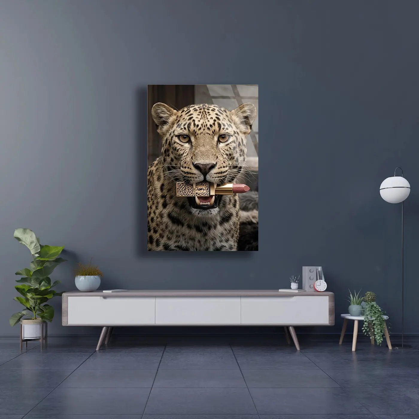 Ruj Tutan Şık Leopar Cam Tablo