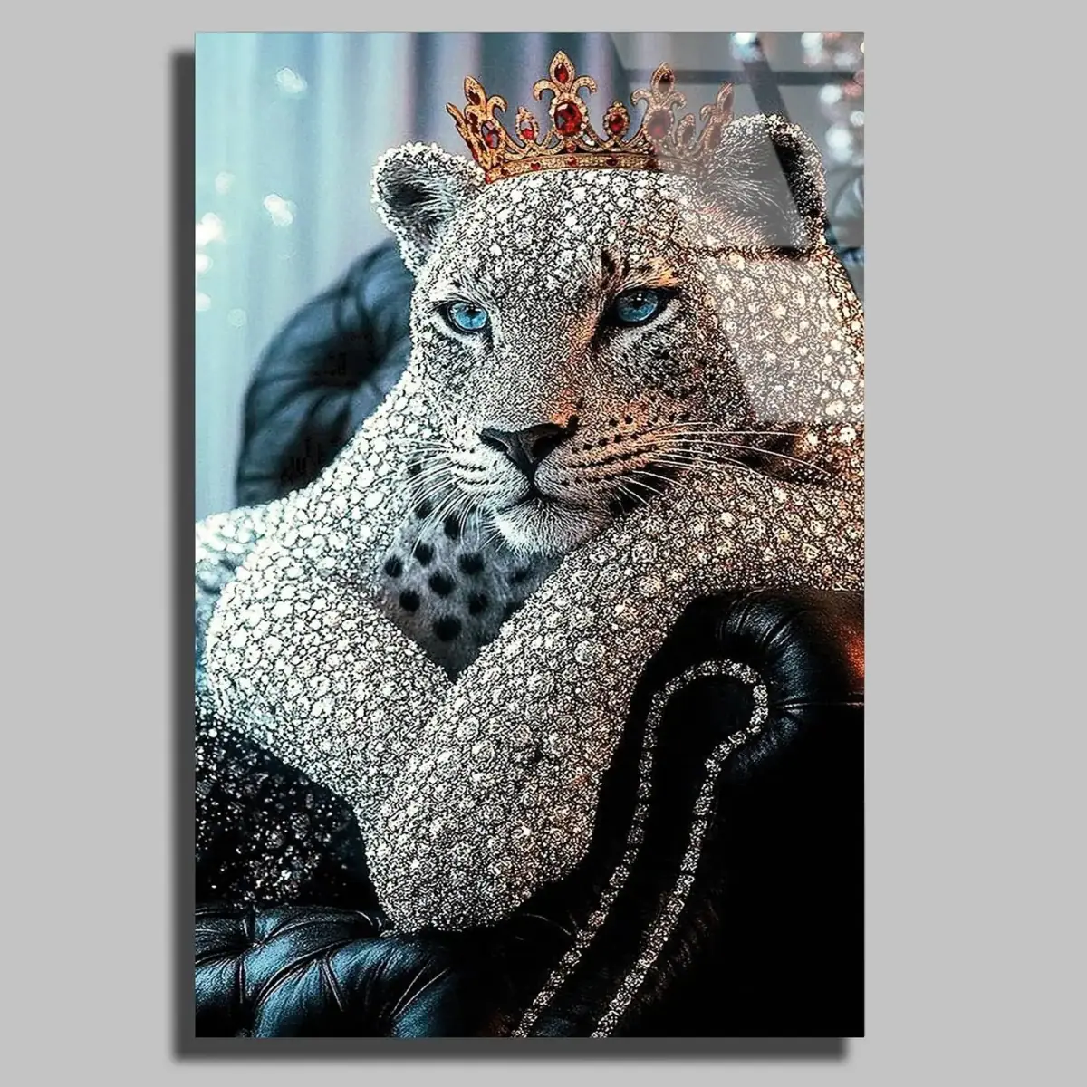 Elmaslı Taçlı Leopar Cam Tablo
